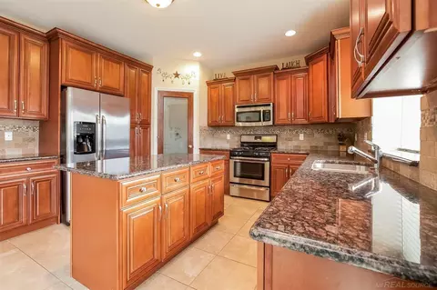 20820 Stalybridge, Macomb, MI 48044 photo 10