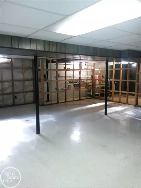 14054 Edison, Warren, MI 48088 photo 3