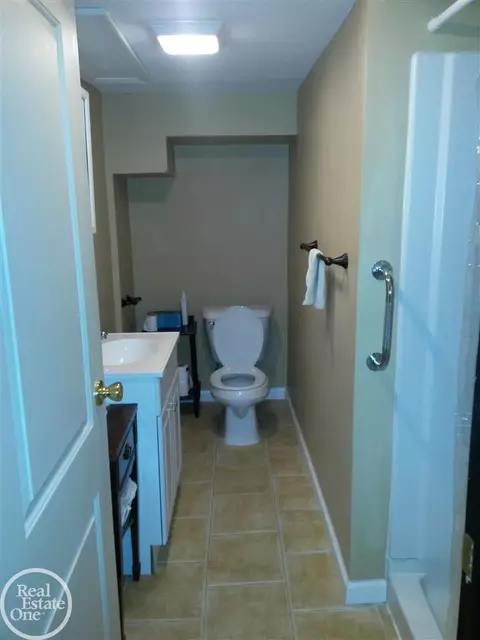 14054 Edison, Warren, MI 48088 photo 17