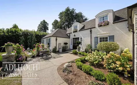 5 Cameron, Grosse Pointe, MI 48230 photo 3
