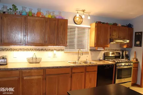 929 Liberty, Algonac, MI 48001 photo 3