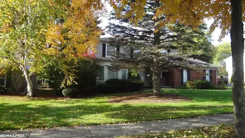 3799 Boulder, Troy, MI 48084 photo 3