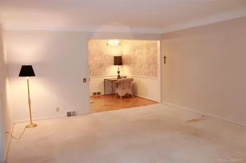 17217 E Jefferson, Grosse Pointe, MI 48230 photo 4