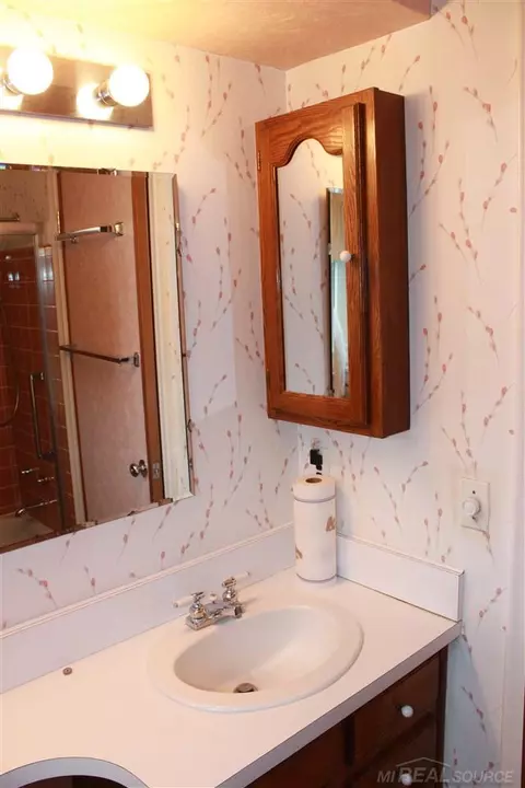 17217 E Jefferson, Grosse Pointe, MI 48230 photo 28