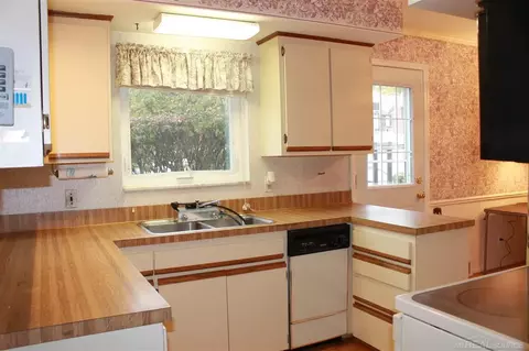 17217 E Jefferson, Grosse Pointe, MI 48230 photo 8