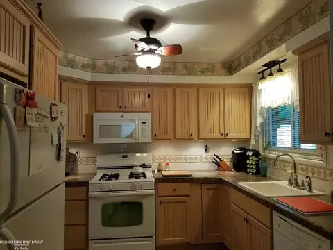 22064 Schroeder, Eastpointe, MI 48021 photo 9