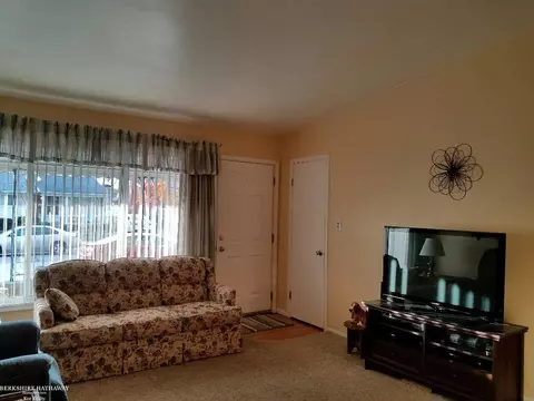 22064 Schroeder, Eastpointe, MI 48021 photo 6