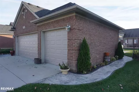 20754 Stalybridge, Macomb, MI 48044 photo 5
