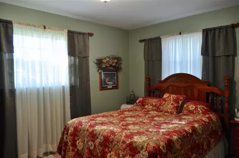813 E King, Owosso, MI 48867 photo 16