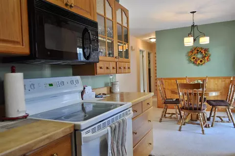 813 E King, Owosso, MI 48867 photo 2