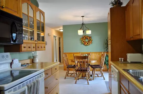 813 E King, Owosso, MI 48867 photo 3