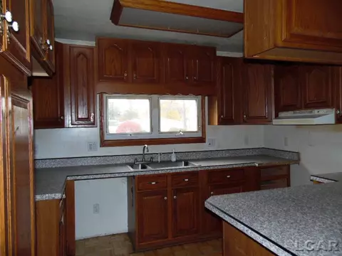 111 Spring, Hudson, MI 49247 photo 3