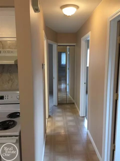25862 Eureka, Warren, MI 48091 photo 18