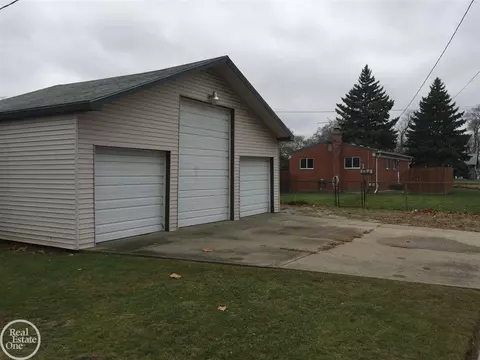 25862 Eureka, Warren, MI 48091 photo 10