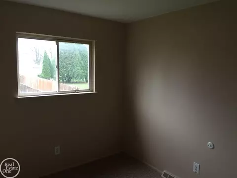 25862 Eureka, Warren, MI 48091 photo 20