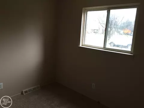 25862 Eureka, Warren, MI 48091 photo 19