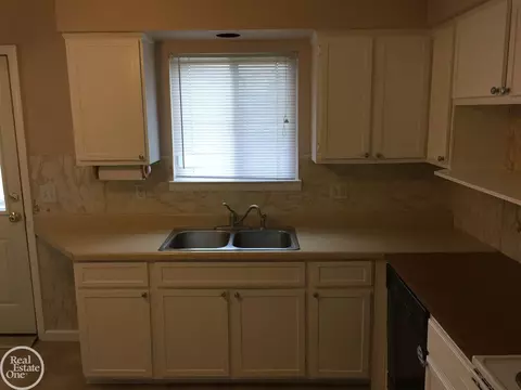 25862 Eureka, Warren, MI 48091 photo 16