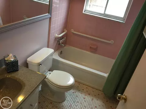 25862 Eureka, Warren, MI 48091 photo 22