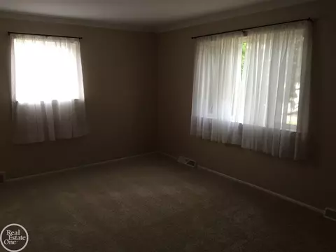 25862 Eureka, Warren, MI 48091 photo 13