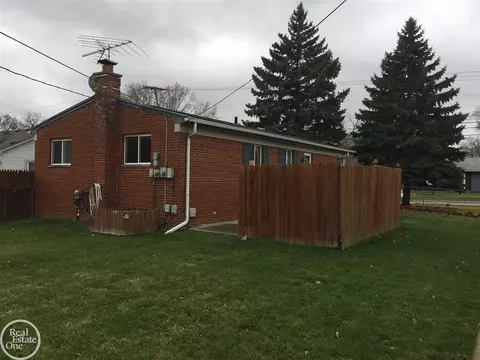 25862 Eureka, Warren, MI 48091 photo 5