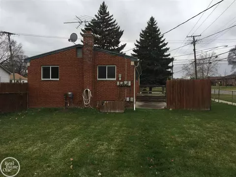 25862 Eureka, Warren, MI 48091 photo 7
