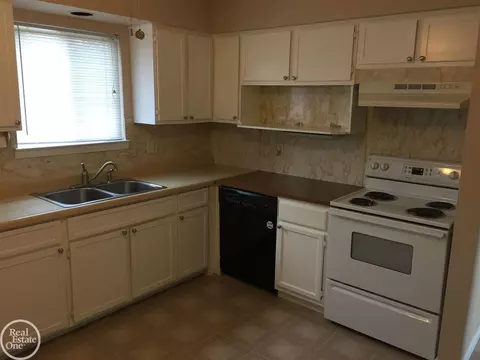 25862 Eureka, Warren, MI 48091 photo 15