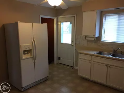 25862 Eureka, Warren, MI 48091 photo 17