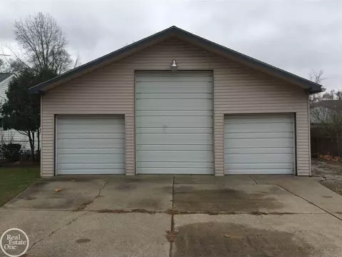 25862 Eureka, Warren, MI 48091 photo 9
