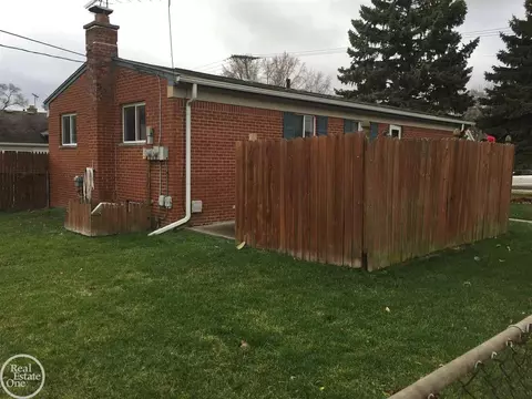 25862 Eureka, Warren, MI 48091 photo 6