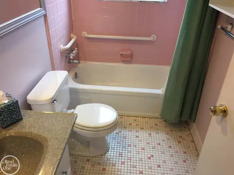 25862 Eureka, Warren, MI 48091 photo 23