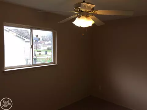 25862 Eureka, Warren, MI 48091 photo 21