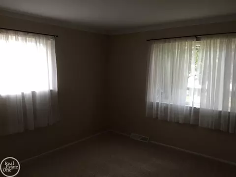 25862 Eureka, Warren, MI 48091 photo 12