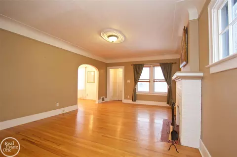 1624 Brys, Grosse Pointe Woods, MI 48236 photo 16