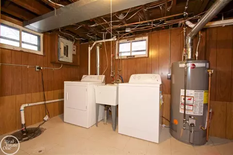 1624 Brys, Grosse Pointe Woods, MI 48236 photo 54