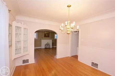 1624 Brys, Grosse Pointe Woods, MI 48236 photo 21
