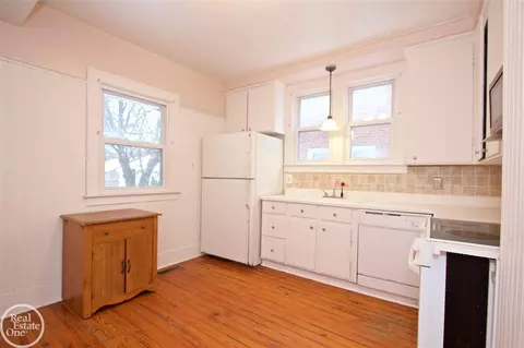 1624 Brys, Grosse Pointe Woods, MI 48236 photo 27