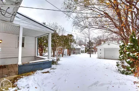 1624 Brys, Grosse Pointe Woods, MI 48236 photo 7
