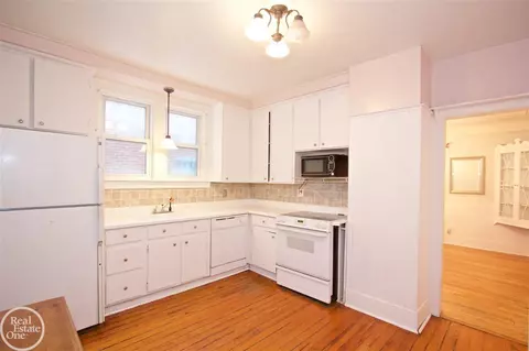 1624 Brys, Grosse Pointe Woods, MI 48236 photo 5