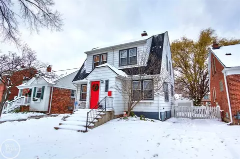 1624 Brys, Grosse Pointe Woods, MI 48236 photo 12