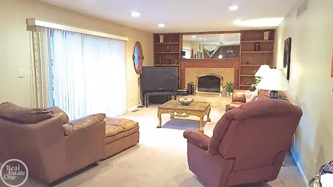 2290 Chicago, Warren, MI 48092 photo 13