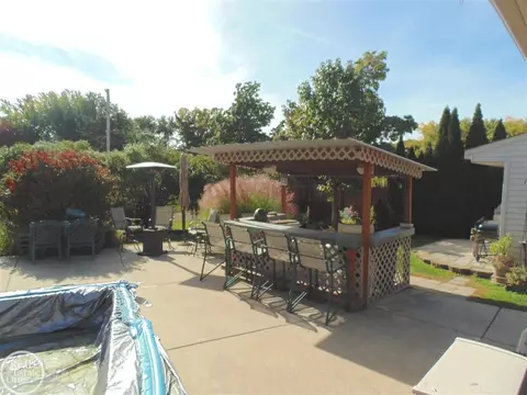 2290 Chicago, Warren, MI 48092 photo 34
