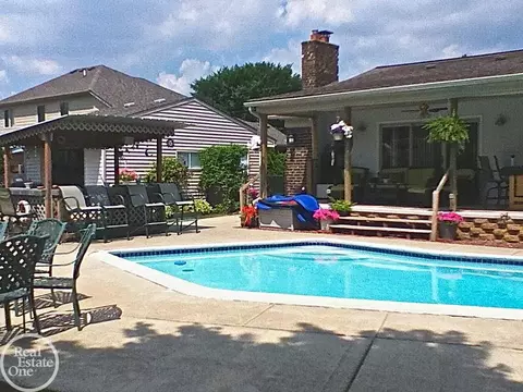 2290 Chicago, Warren, MI 48092 photo 35