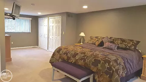 2290 Chicago, Warren, MI 48092 photo 23