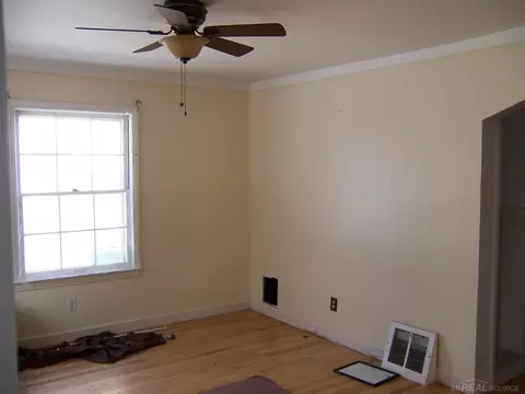 23082 Normandy, Eastpointe, MI 48021 photo 9