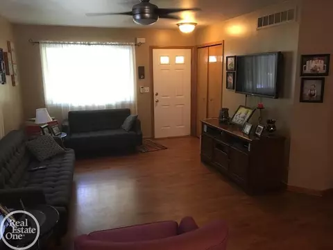 9300 Maple, Algonac, MI 48001 photo 5