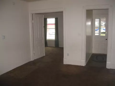 525 E Main, Owosso, MI 48867 photo 3
