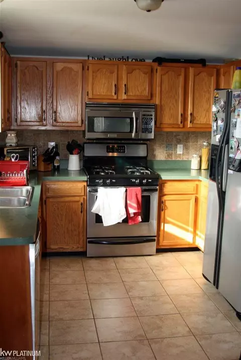 9365 Lake Pointe, Algonac, MI 48001 photo 5