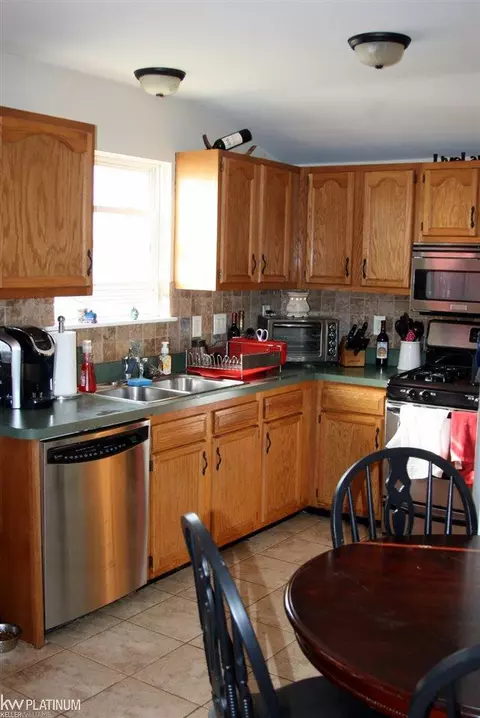 9365 Lake Pointe, Algonac, MI 48001 photo 4