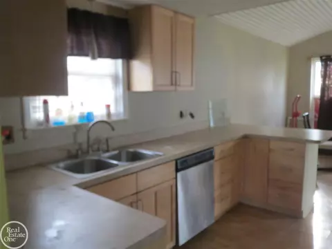 31585 Taylor, Wayne, MI 48184 photo 6