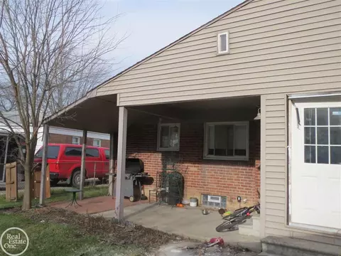 31585 Taylor, Wayne, MI 48184 photo 2